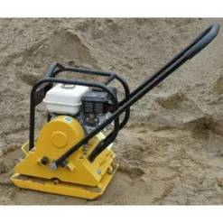 Outlet Primusdanmark Pladevibrator 80 kg med Honda motor og gummiplade